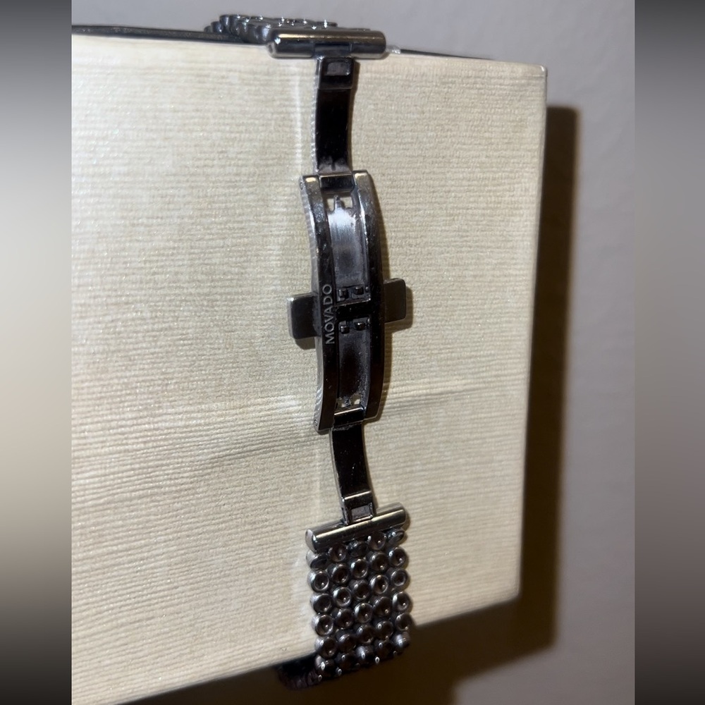 MOVADO Silver Diamond Watch *GOOD CONDITION* - Picture 3 of 4
